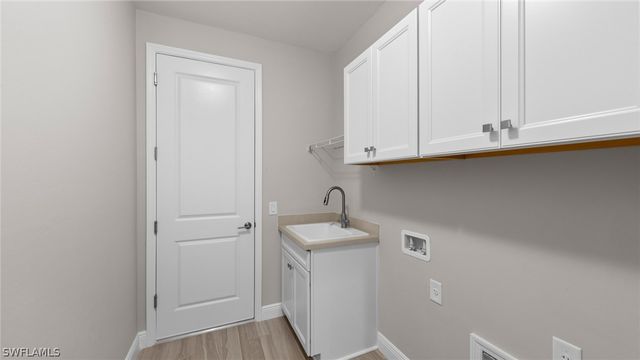 4087 Pegasus WAY, Naples, FL 34120