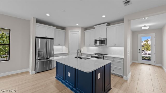 4087 Pegasus WAY, Naples, FL 34120