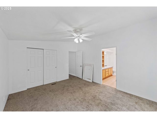 93762 NABB Ln, North Bend, OR 97459