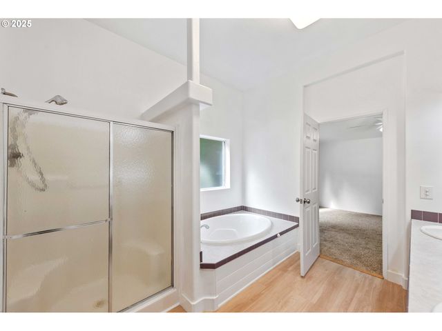 93762 NABB Ln, North Bend, OR 97459