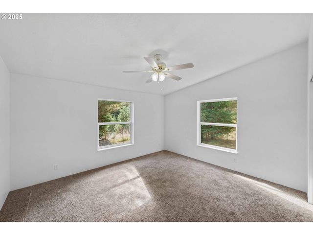 93762 NABB Ln, North Bend, OR 97459