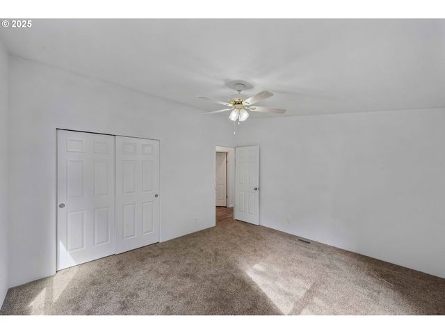 93762 NABB Ln, North Bend, OR 97459