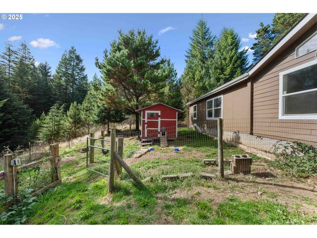 93762 NABB Ln, North Bend, OR 97459