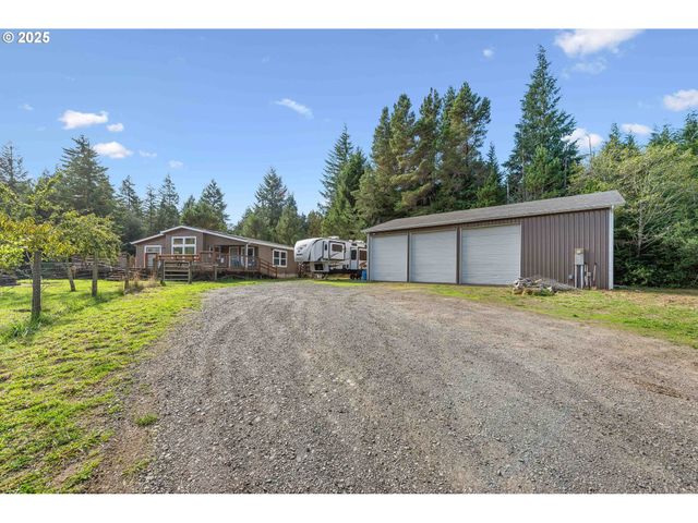 93762 NABB Ln, North Bend, OR 97459