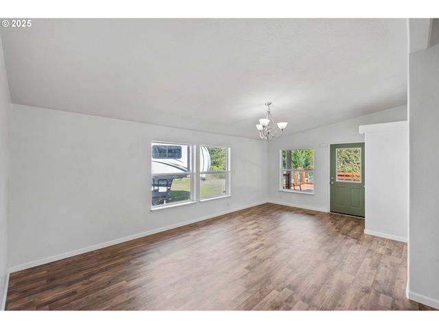 93762 NABB Ln, North Bend, OR 97459