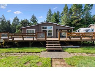 93762 NABB Ln, North Bend, OR 97459