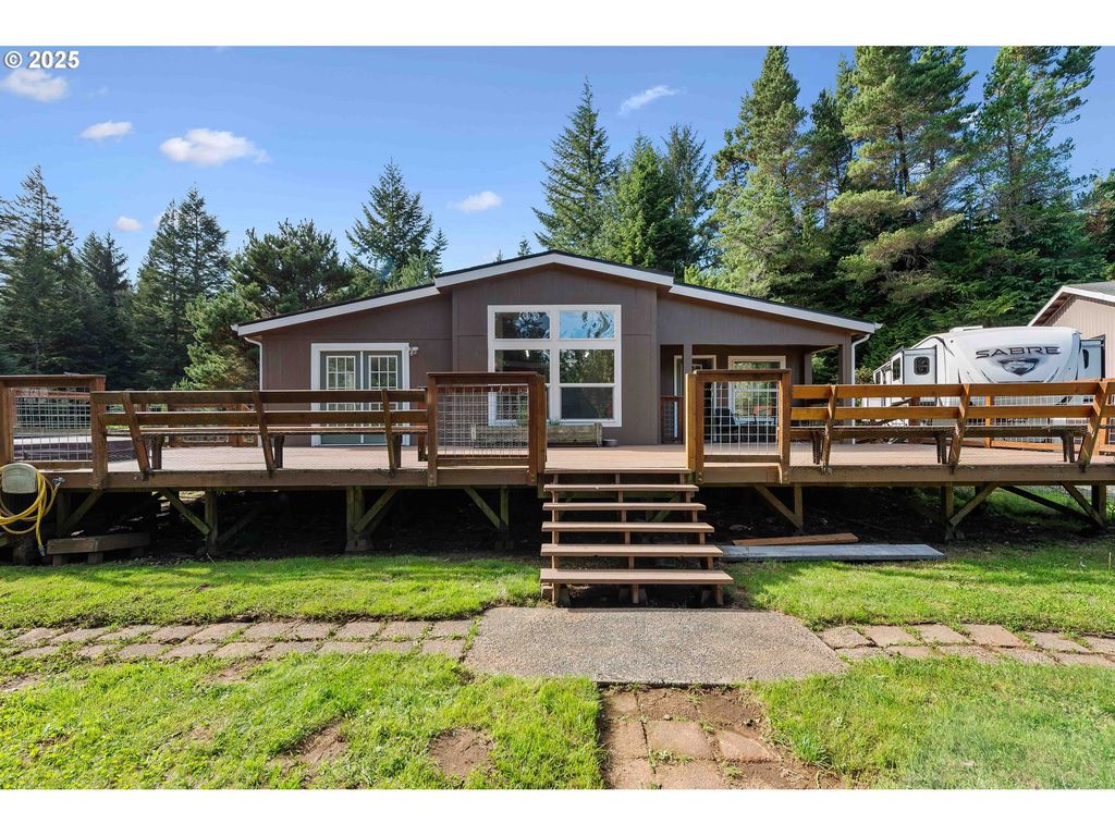 93762 NABB Ln, North Bend, OR 97459