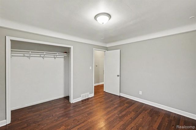 7356 Wiegand, Center Line, MI 48015