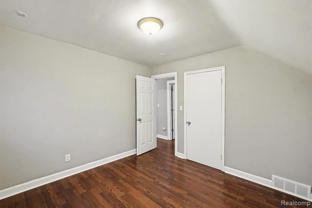 7356 Wiegand, Center Line, MI 48015