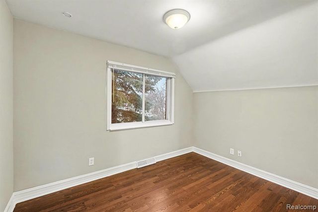 7356 Wiegand, Center Line, MI 48015