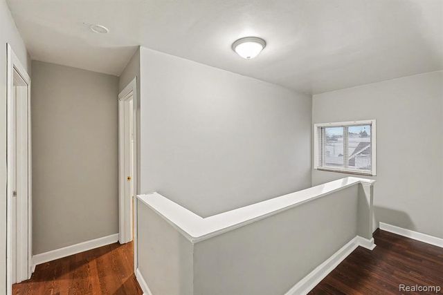 7356 Wiegand, Center Line, MI 48015