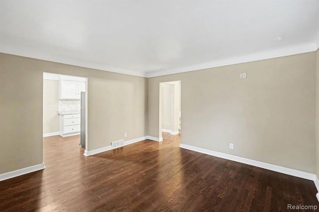 7356 Wiegand, Center Line, MI 48015