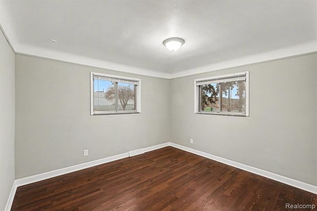 7356 Wiegand, Center Line, MI 48015