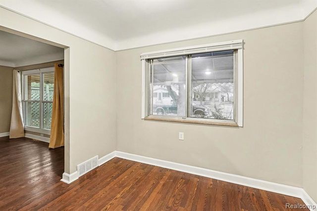 7356 Wiegand, Center Line, MI 48015