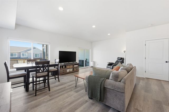 1162 Dahnovan Drive, North Liberty, IA 52317