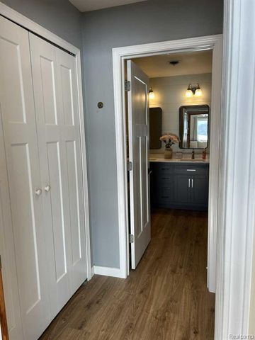 3274 Lakeview Drive, Highland, MI 48356