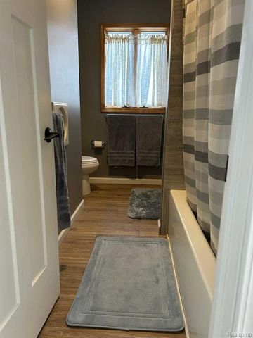 3274 Lakeview Drive, Highland, MI 48356