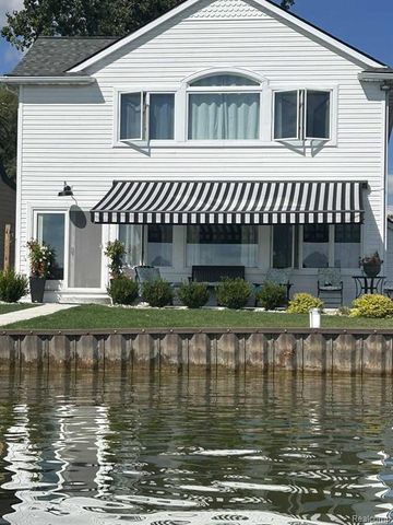 3274 Lakeview Drive, Highland, MI 48356
