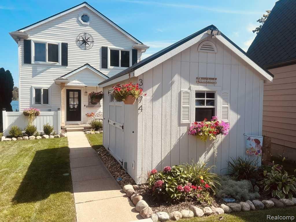 3274 Lakeview Drive, Highland, MI 48356