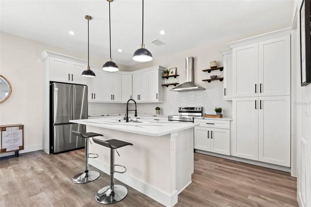 121 E WARREN AVENUE 1, Tampa, FL 33602