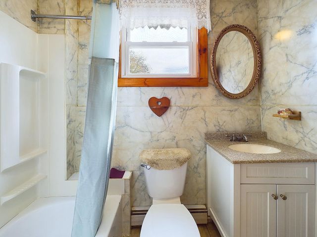 204 Hall Stream Road, Canaan, VT 05902