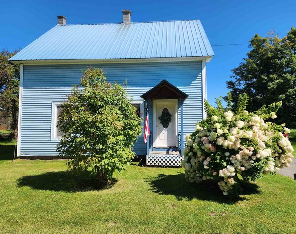 204 Hall Stream Road, Canaan, VT 05902