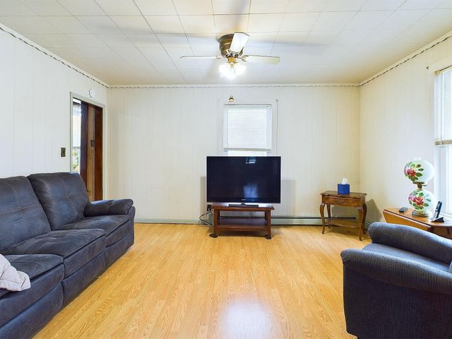 204 Hall Stream Road, Canaan, VT 05902