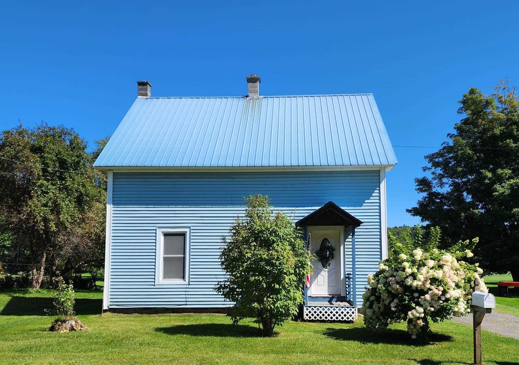 204 Hall Stream Road, Canaan, VT 05902