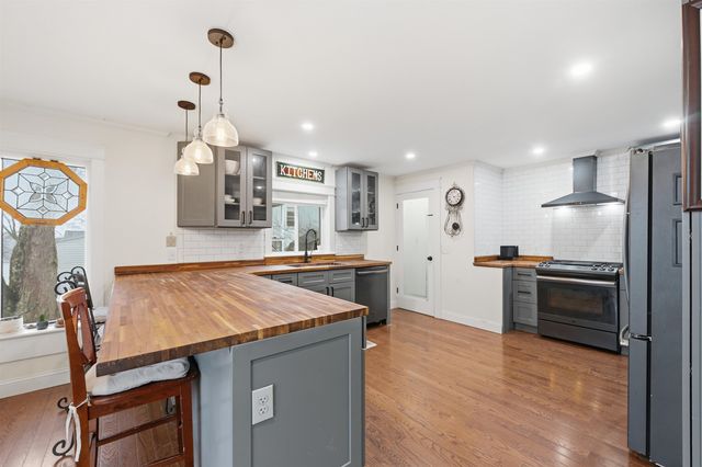 761 Amherst Street, Manchester, NH 03104