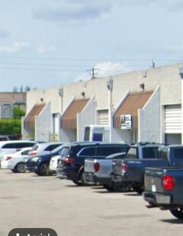 7313 NW 56th St 7313, Miami, FL 33166