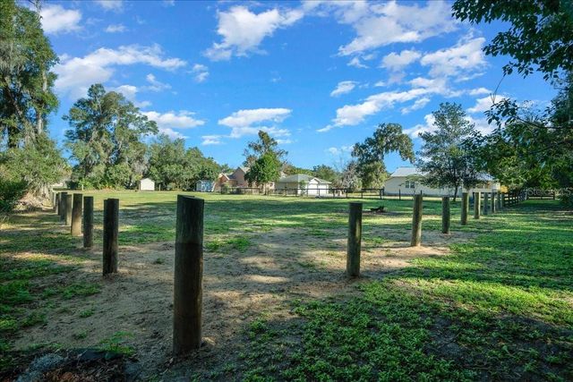 2026 NE 97TH ST. RD., Anthony, FL 32617