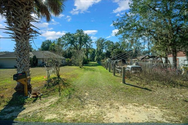 2026 NE 97TH ST. RD., Anthony, FL 32617