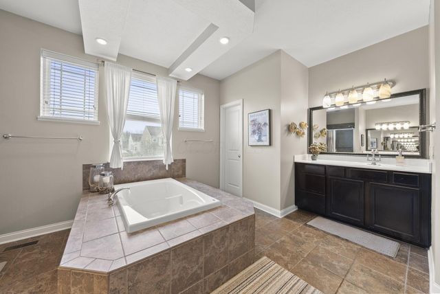 1294 Ironwood Drive, Grove City, OH 43123