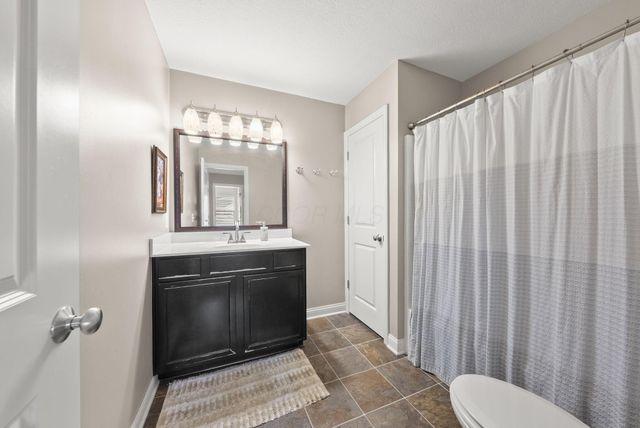 1294 Ironwood Drive, Grove City, OH 43123