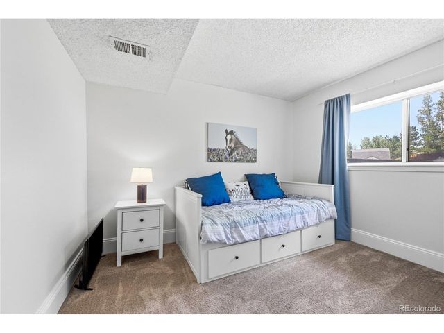 6721 Blue Jay Dr, Parker, CO 80138