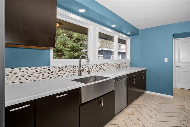 1307 S Crestline St, Spokane, WA 99202