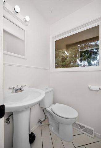 1307 S Crestline St, Spokane, WA 99202