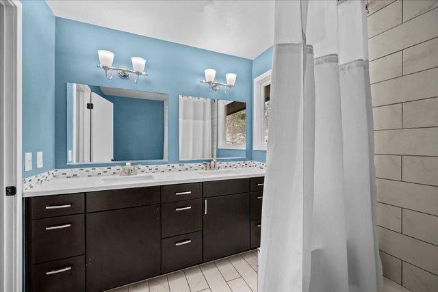 1307 S Crestline St, Spokane, WA 99202