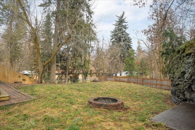 1307 S Crestline St, Spokane, WA 99202