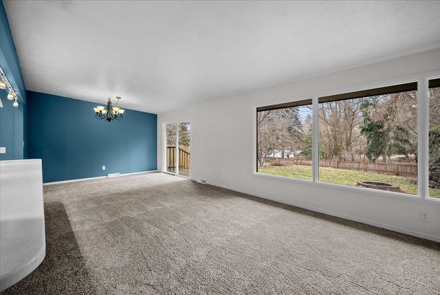 1307 S Crestline St, Spokane, WA 99202