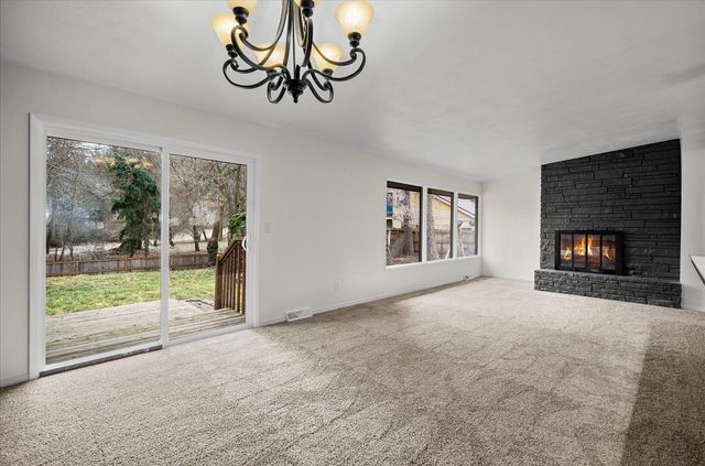 1307 S Crestline St, Spokane, WA 99202