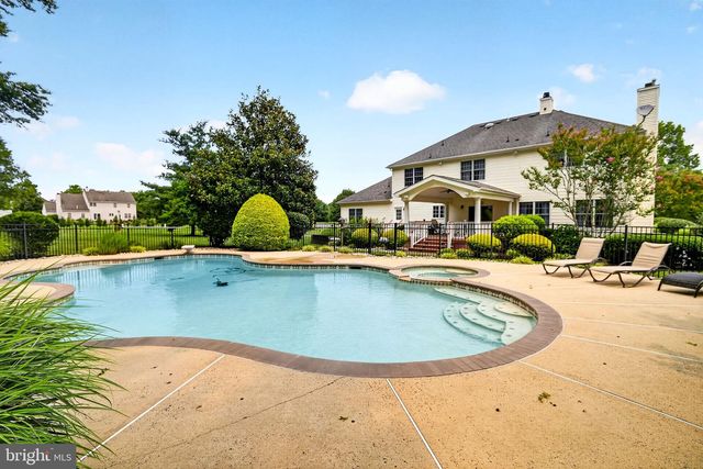 10 ANDERSON WAY, Monmouth Junction, NJ 08852