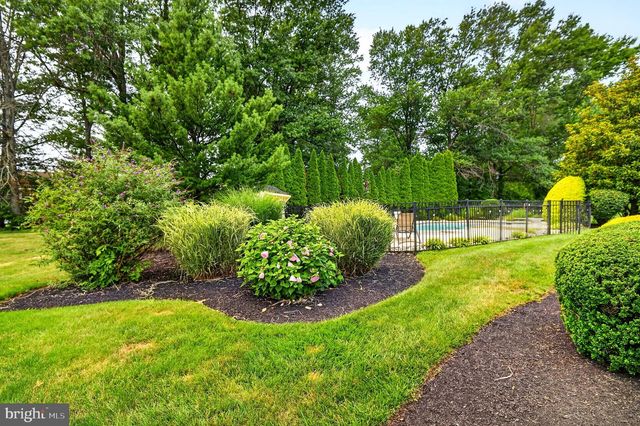 10 ANDERSON WAY, Monmouth Junction, NJ 08852