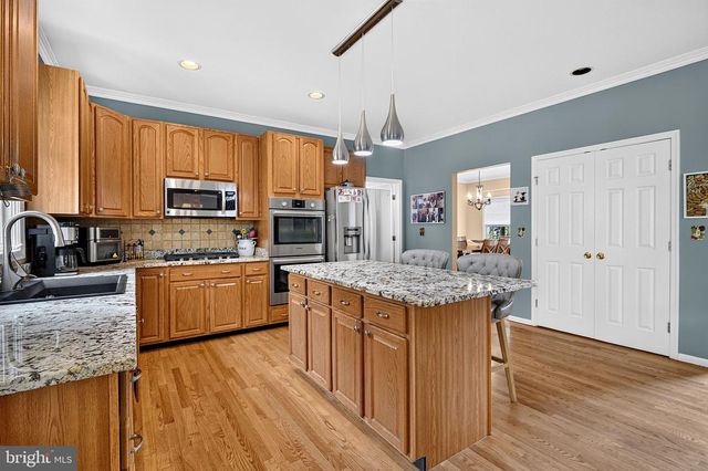 10 ANDERSON WAY, Monmouth Junction, NJ 08852
