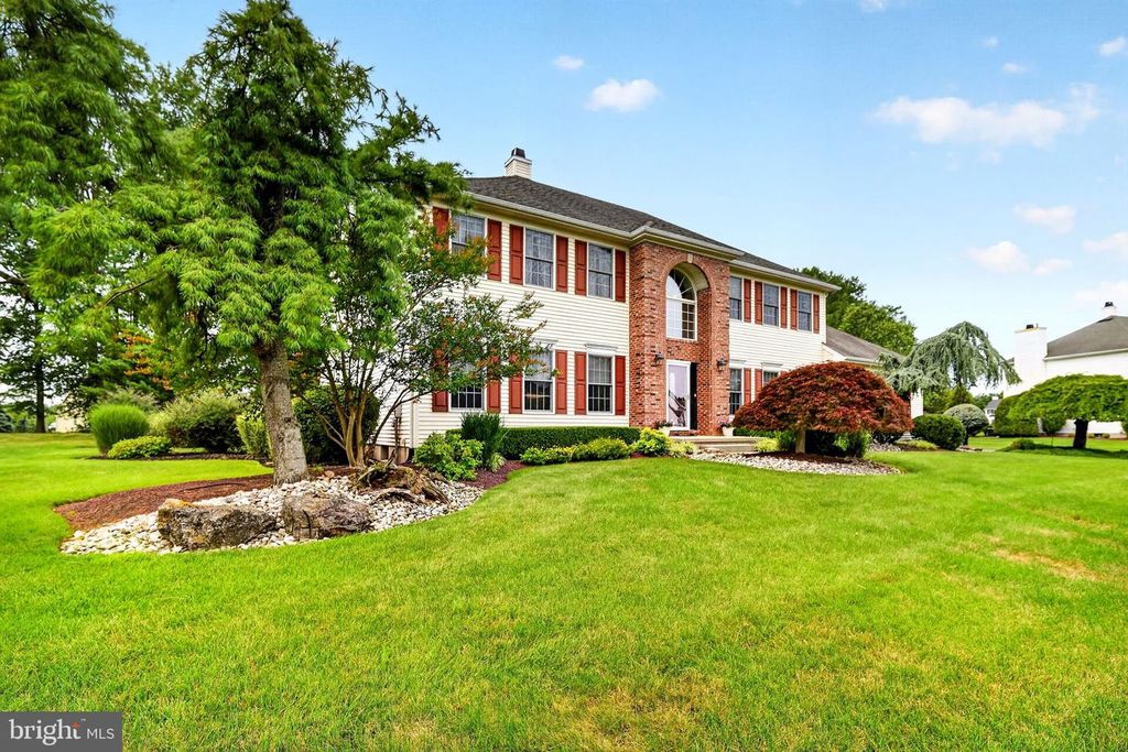 10 ANDERSON WAY, Monmouth Junction, NJ 08852