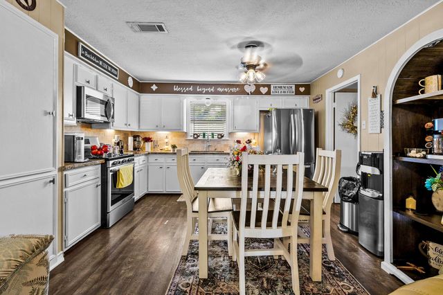 188 Huckleberry Road, Onalaska, TX 77360