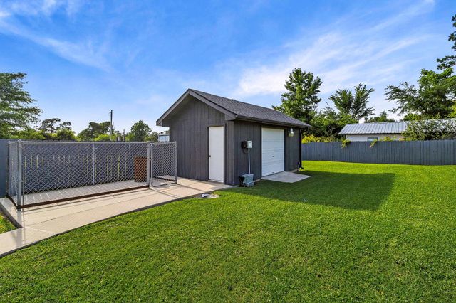 188 Huckleberry Road, Onalaska, TX 77360