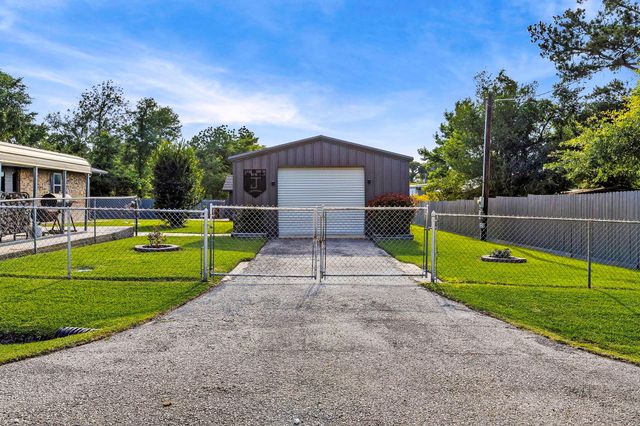188 Huckleberry Road, Onalaska, TX 77360
