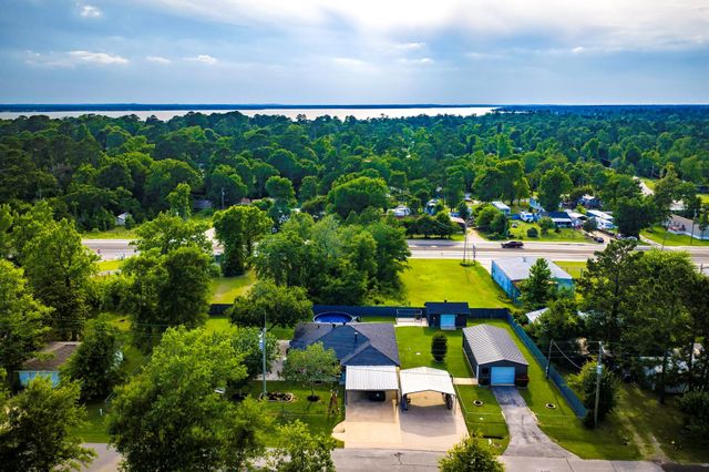 188 Huckleberry Road, Onalaska, TX 77360