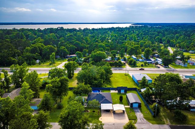 188 Huckleberry Road, Onalaska, TX 77360